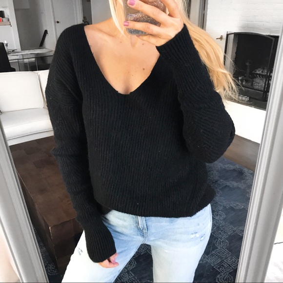 🆕 BLACK CHUNKY V-NECK KNIT SWEATER - Picture 1 of 9